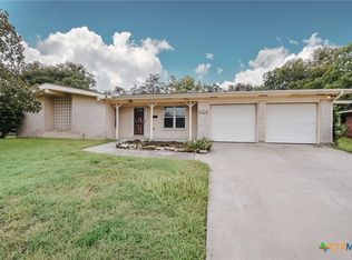 2219 Larry Dr, Port Lavaca, TX 77979