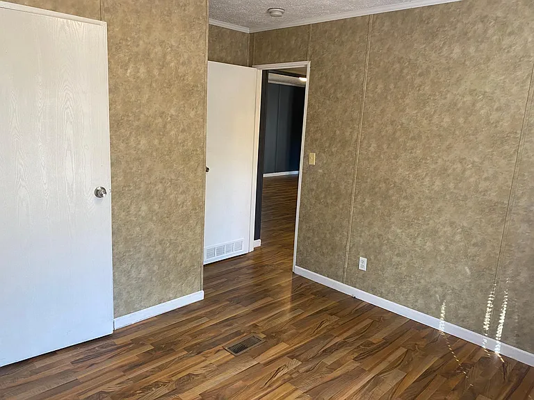 Thomas Field Rd SE — Photo 94
