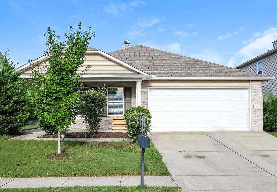 833 Creek Oak Dr
