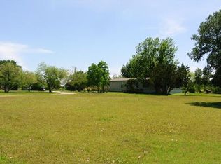 751 Calder Rd, Dale, TX 78616