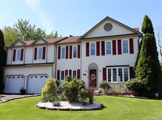 8 Joshua Hl, Windsor, CT 06095