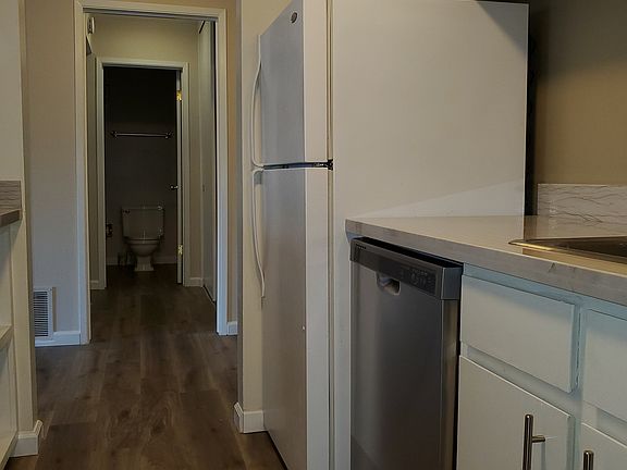 4th image of 1933 Garden Dr #208