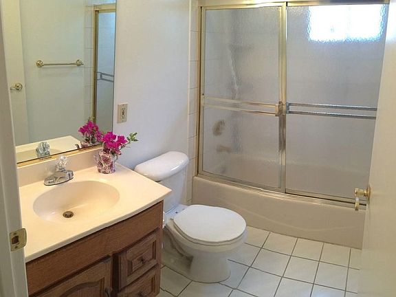 3rd image of 5939 Graves Ave #0