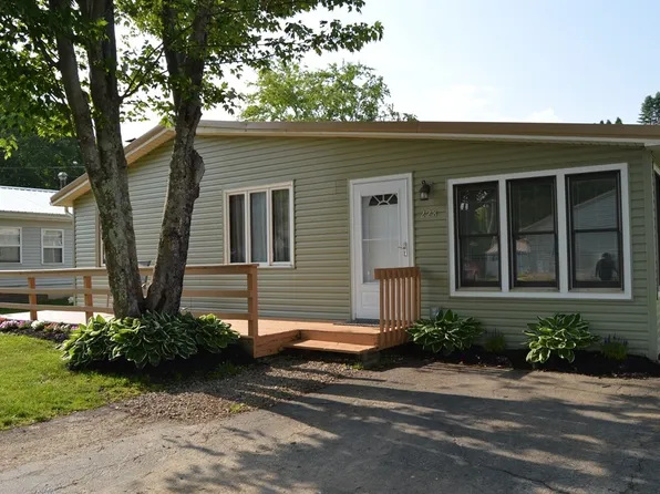 228 Hickory St, Edinboro, PA 16412