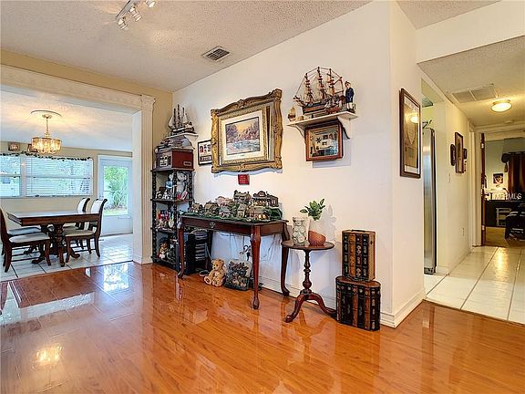5th image of 4702 Cresthill Dr