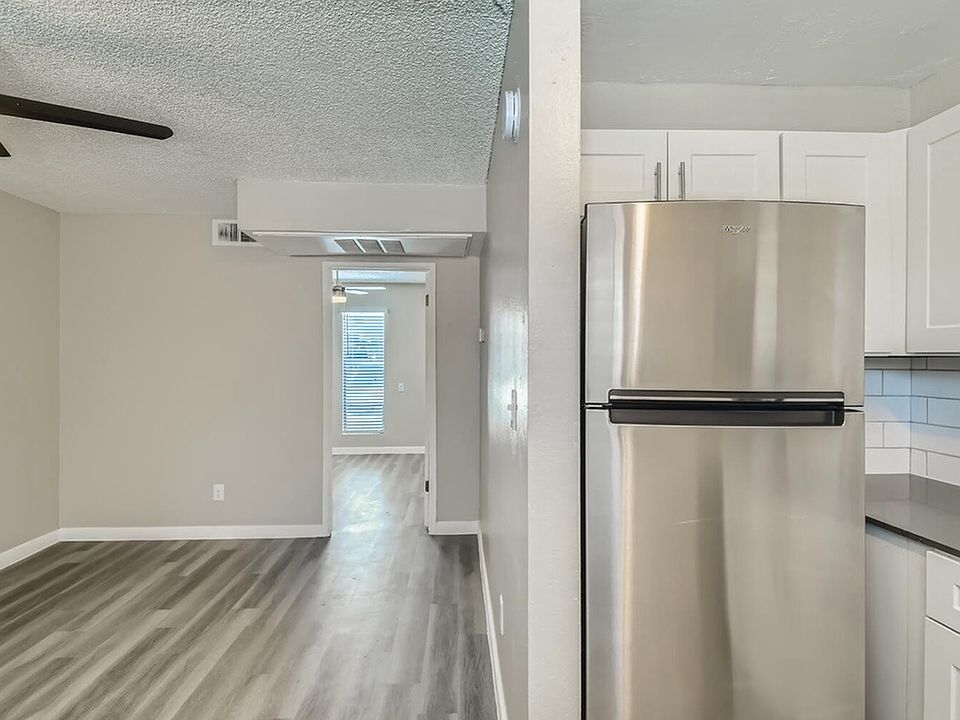5902 W Royal Palm Rd Glendale-large-022-019-Kitchen-1500x1000-72dpi Large