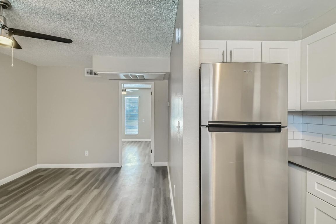 5902 W Royal Palm Rd Glendale-large-022-019-Kitchen-1500x1000-72dpi Large