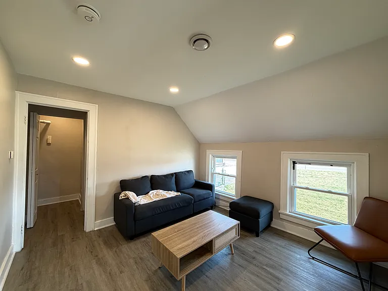 15 Andrews Ave #2 — Photo 2