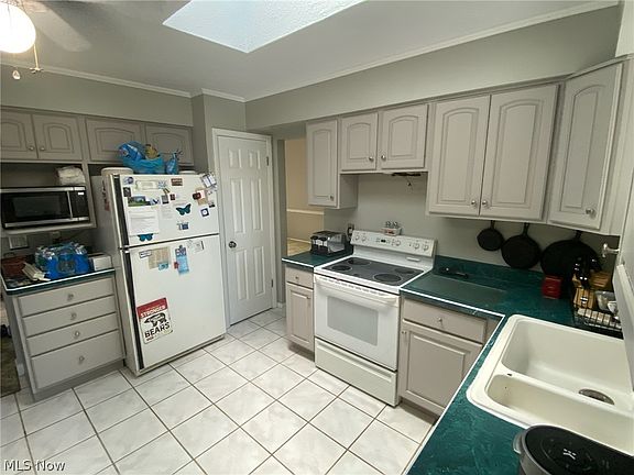 5th image of 5835 Grovewood Dr