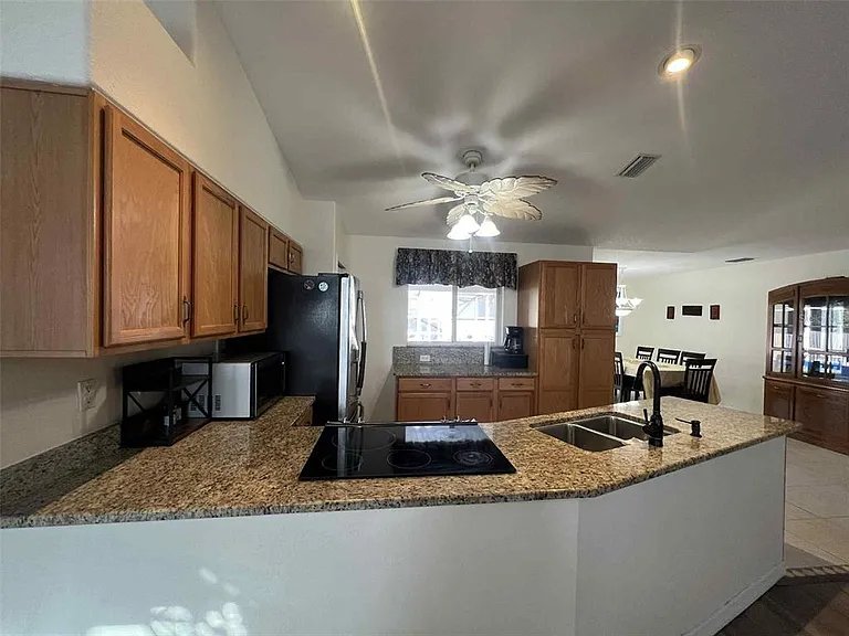 6557 Freeport Dr — Photo 9