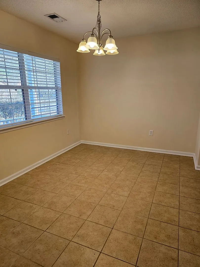Building Photo - 1316 Pinyon Pine Dr