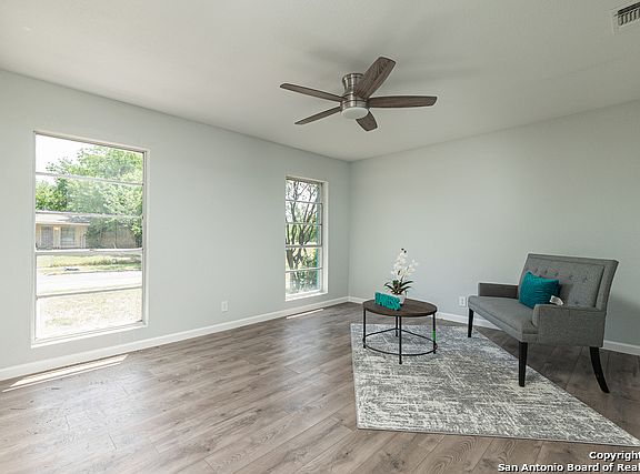 5th image of 503 Lynhaven Dr