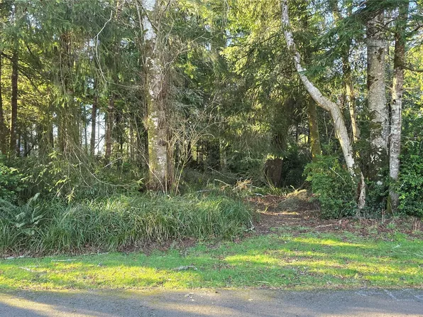 265 Fisher Avenue NE, Ocean Shores, WA 98569