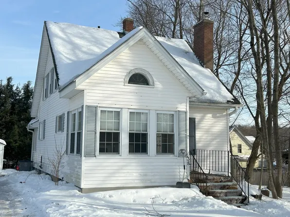 38 Sunset Rd, Gardner, MA 01440