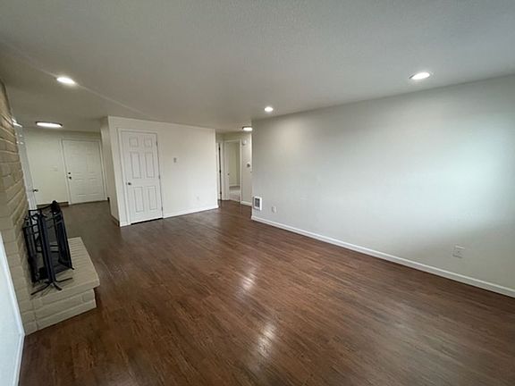 3rd image of 928 NE 21st Ave