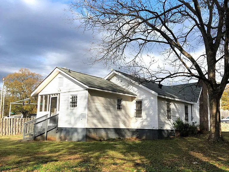126 S Rocksprings St — Photo 3