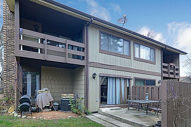 1st image of 3 W Stonebridge Ct APT 3B