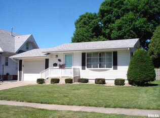 74 N Arthur Ave, Galesburg, IL 61401