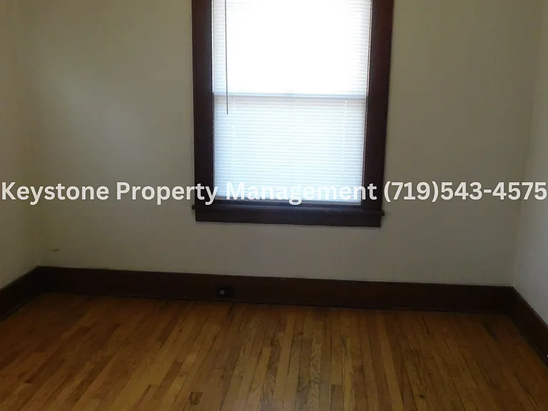 1233 Berkley Ave — Photo 10