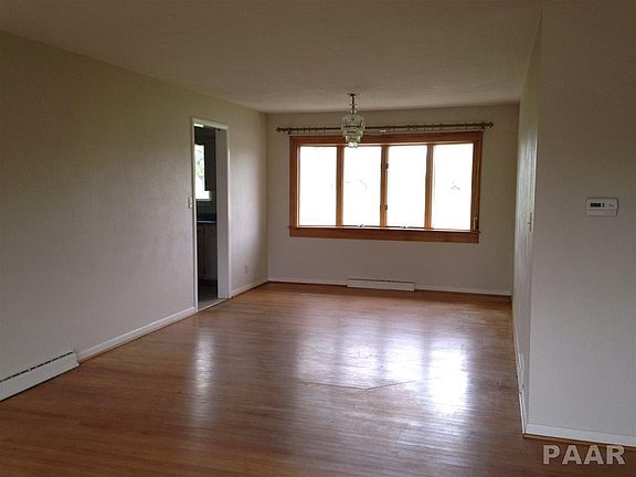 5th image of 2328 W Newman Pkwy