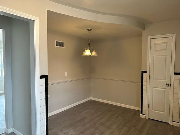5th image of 8138 Frost Ave