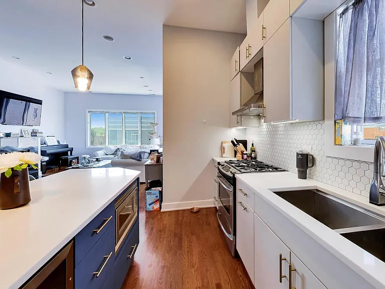 2342 W North Ave #401 — Photo 7