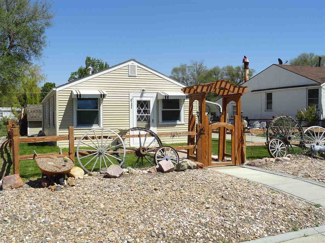 1205 W 13th St, Mccook, NE 69001 Zillow