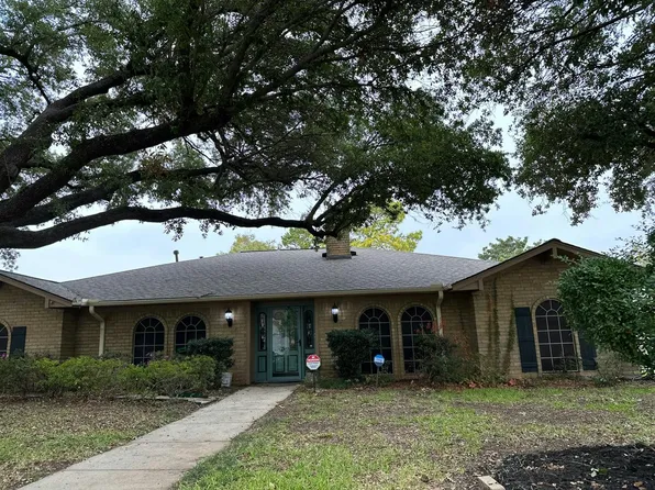 1307 S Westador Dr, Arlington, TX 76015