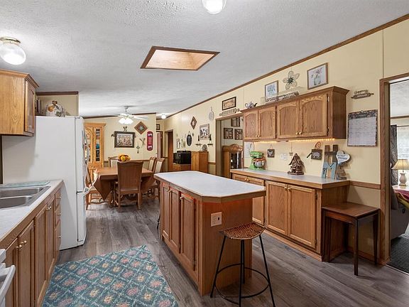 3rd image of 2116 MAPLE STREET