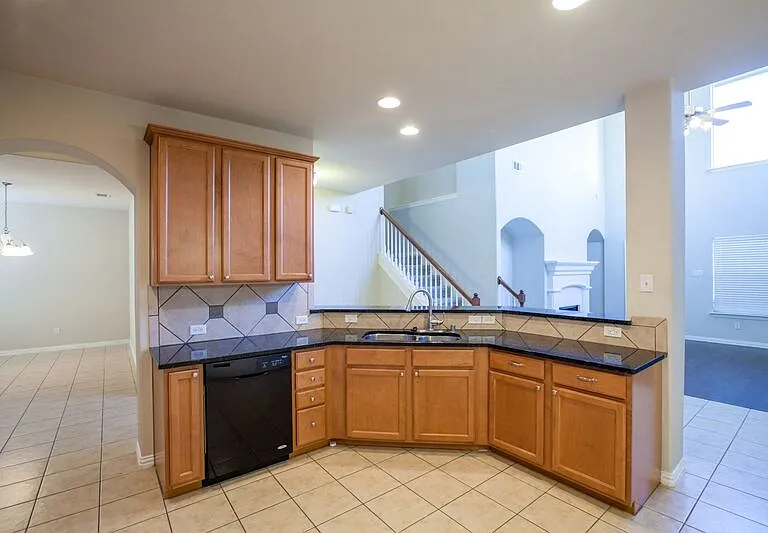 2805 Gooseberry Dr — Photo 9