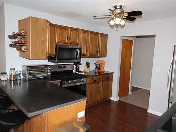 3rd image of 543 Ashby Dr