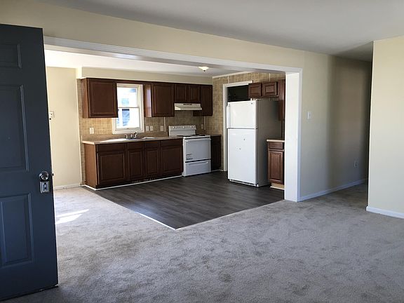 3rd image of 21349 Brighton Ave