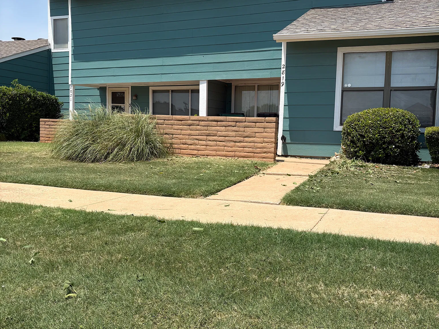 3 bed, 1353 sqft, $1,700 — Photo 1