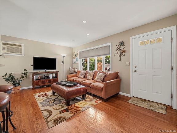 2nd image of 2 Valley View Terrace