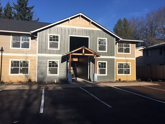 4th image of 690 SE 5th Ave APT 202