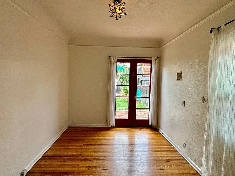 2432 Madison Ave — Photo 16