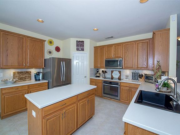 3rd image of 1519 Hidden Cove Dr