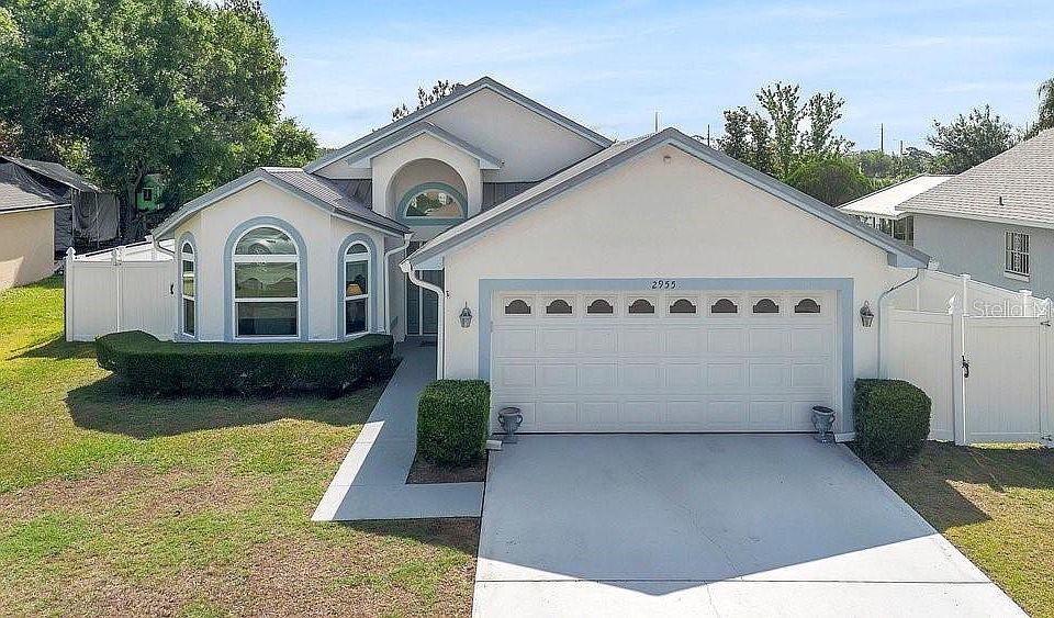 1st image of 2955 Red Oak Dr