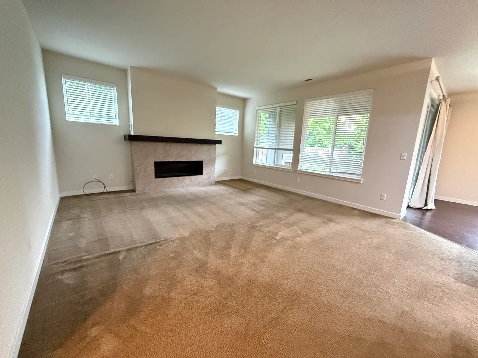 4 bed, 2.5 bath, 2832 sqft, $3,950 — Photo 4