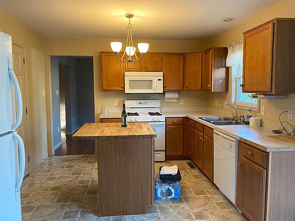 3rd image of 734 Partridge Ln