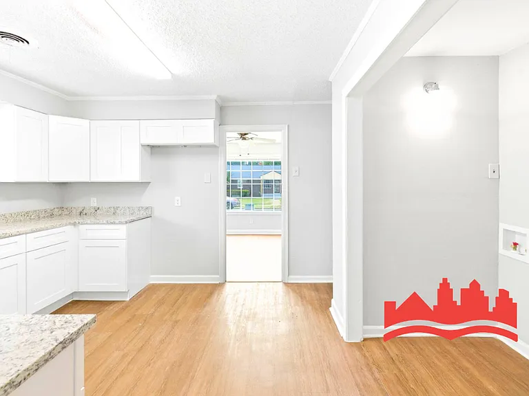 297 Eastview St — Photo 13