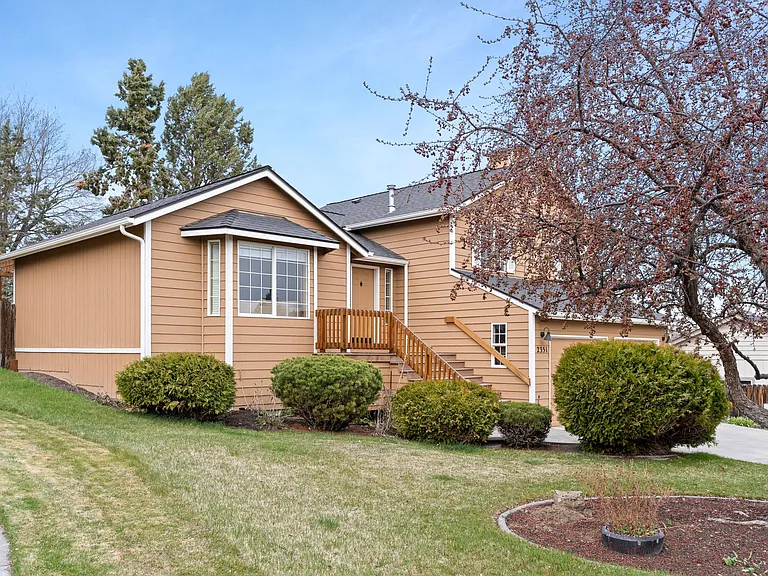 2351 NE Shadow Brook Pl — Photo 32