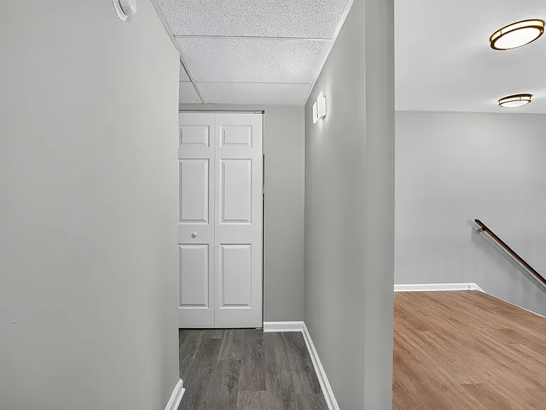 Step into the inviting atmosphere of Miry Run Apartments with seamless layouts and modern finishes. Enjoy spacious interiors and a warm ambiance ideal for relaxed living. Schedule your viewing today and see what awaits!