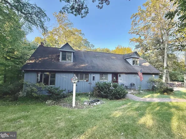 29 Bailey Dr, Washington Crossing, PA 18977