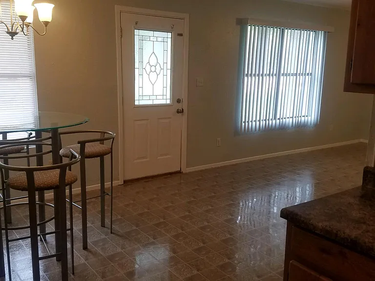 905 N Bishop St — Photo 3