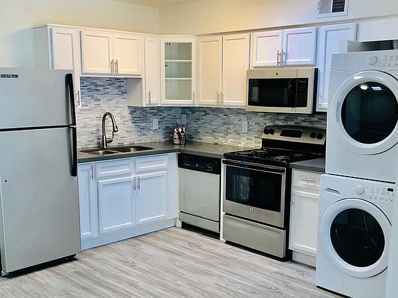 3rd image of 500 E Montebello Ave APT 4