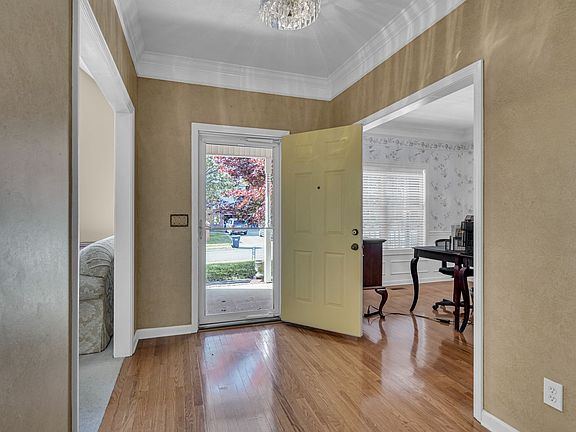 5th image of 7012 Burntwood Dr