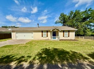1020 Greg St, Azle, TX 76020
