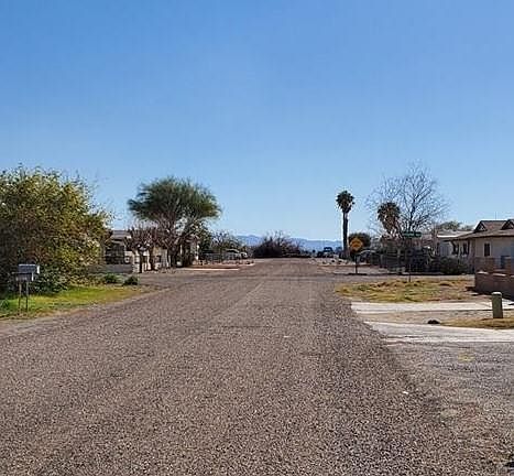 3rd image of 8273 S Mulberry Dr