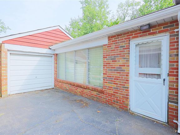 4th image of 4428 Crestland Dr